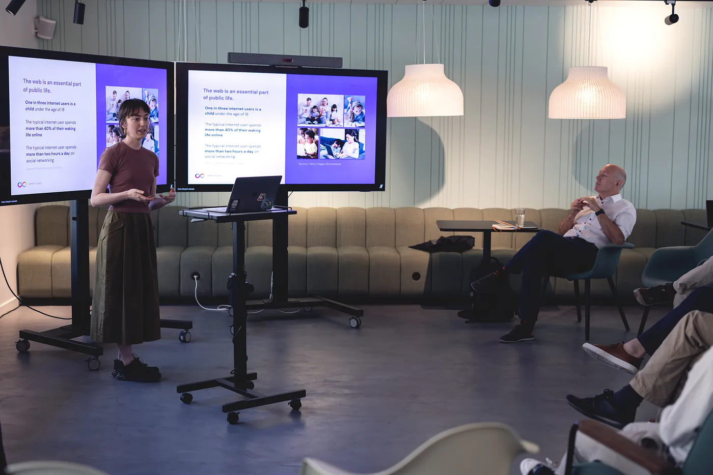 スイス連邦外務省と研究・教育・イノベーション担当国務大臣が DFINITY を訪問