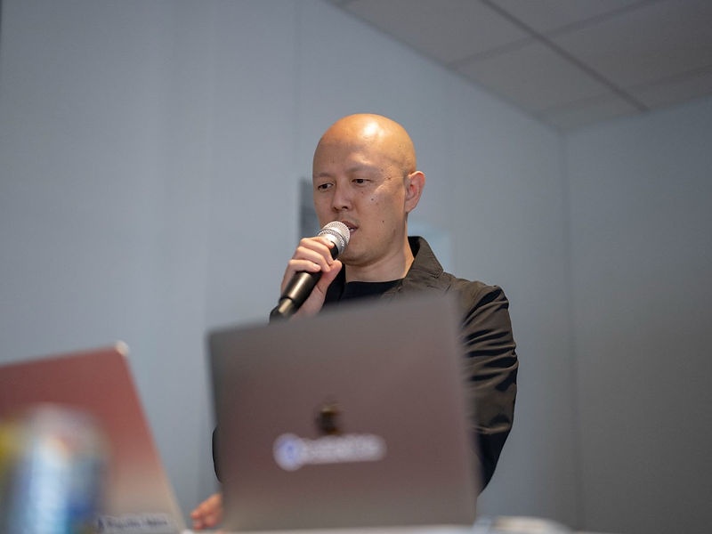 通訳：コー・ジェイソン氏【Mochiwa Mochiya】